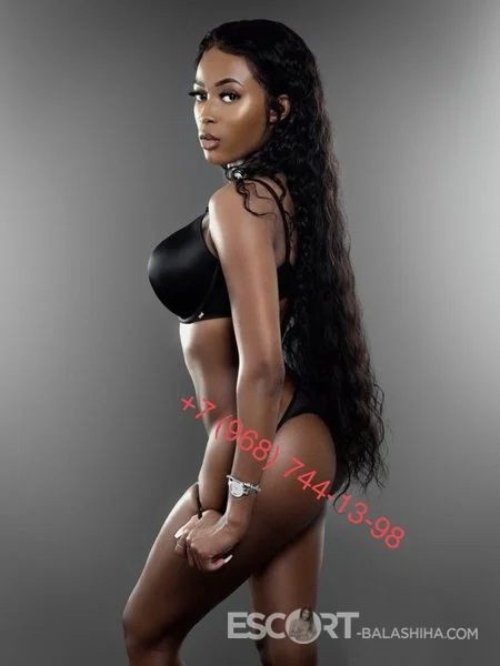 Lily – горячая и соблазнительная красотка, доступна 24/7